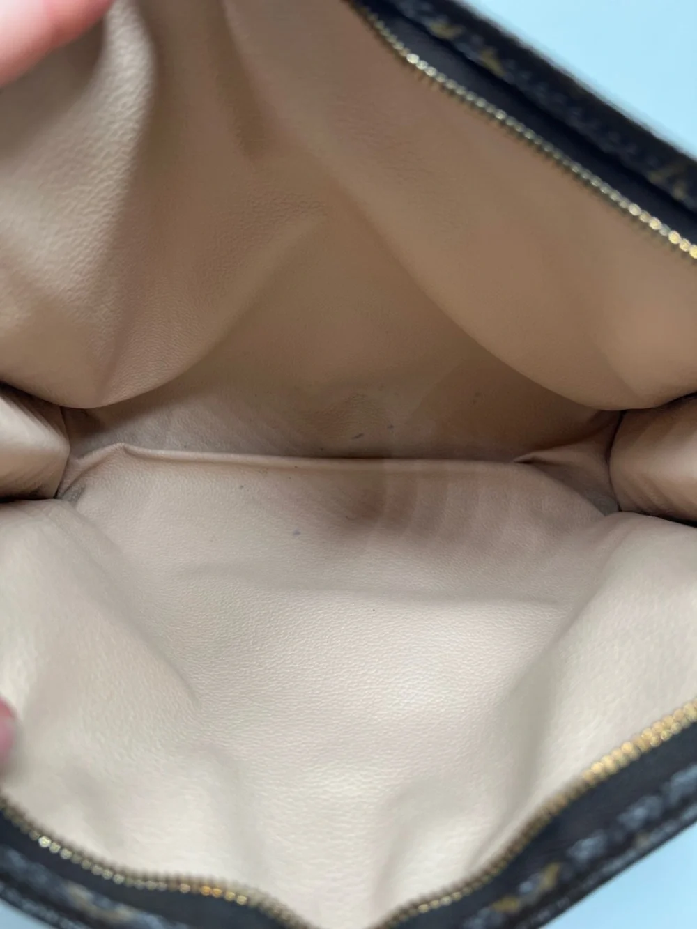 Louis Vuitton Poche Toilette 19 (Monogram Canvas)